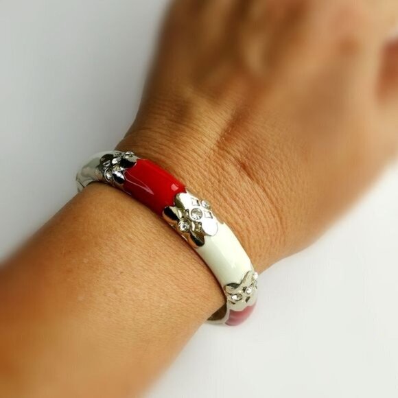 NEW Red and white enamel with crystals  gold tone bangle bracelet - Picture 3 of 4